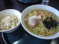 ラーメンと半チャーハン (3362612914).jpg